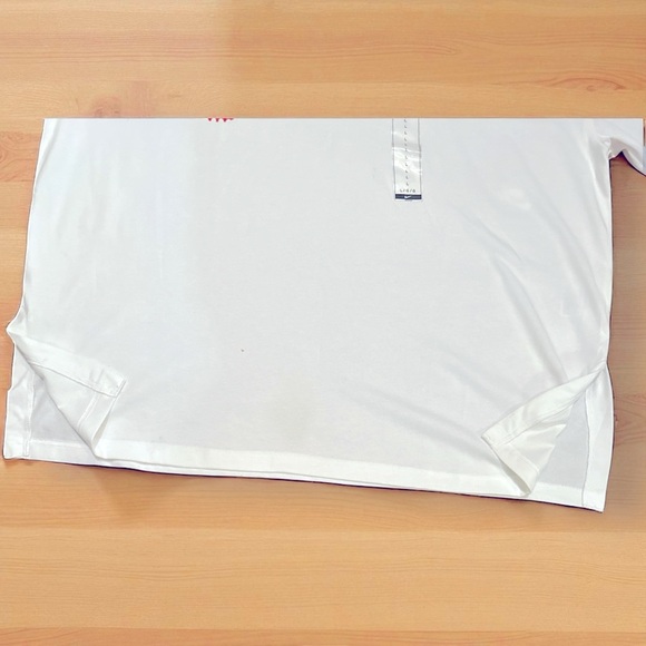 Nike Women’s Oversized T-Shirt White with Red Logo – Sizes L & XL - Picture 6 of 9